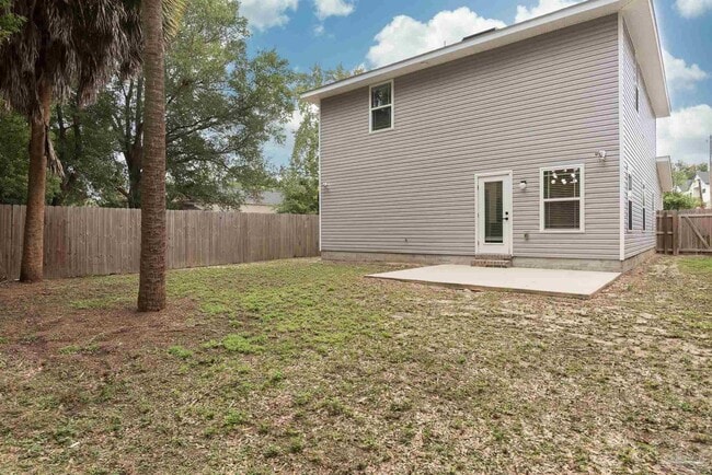 Building Photo - 1005 N A St