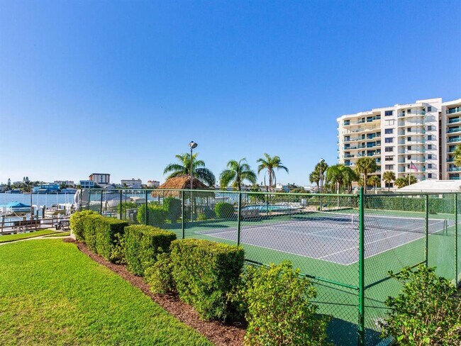 Building Photo - 660 Island Way