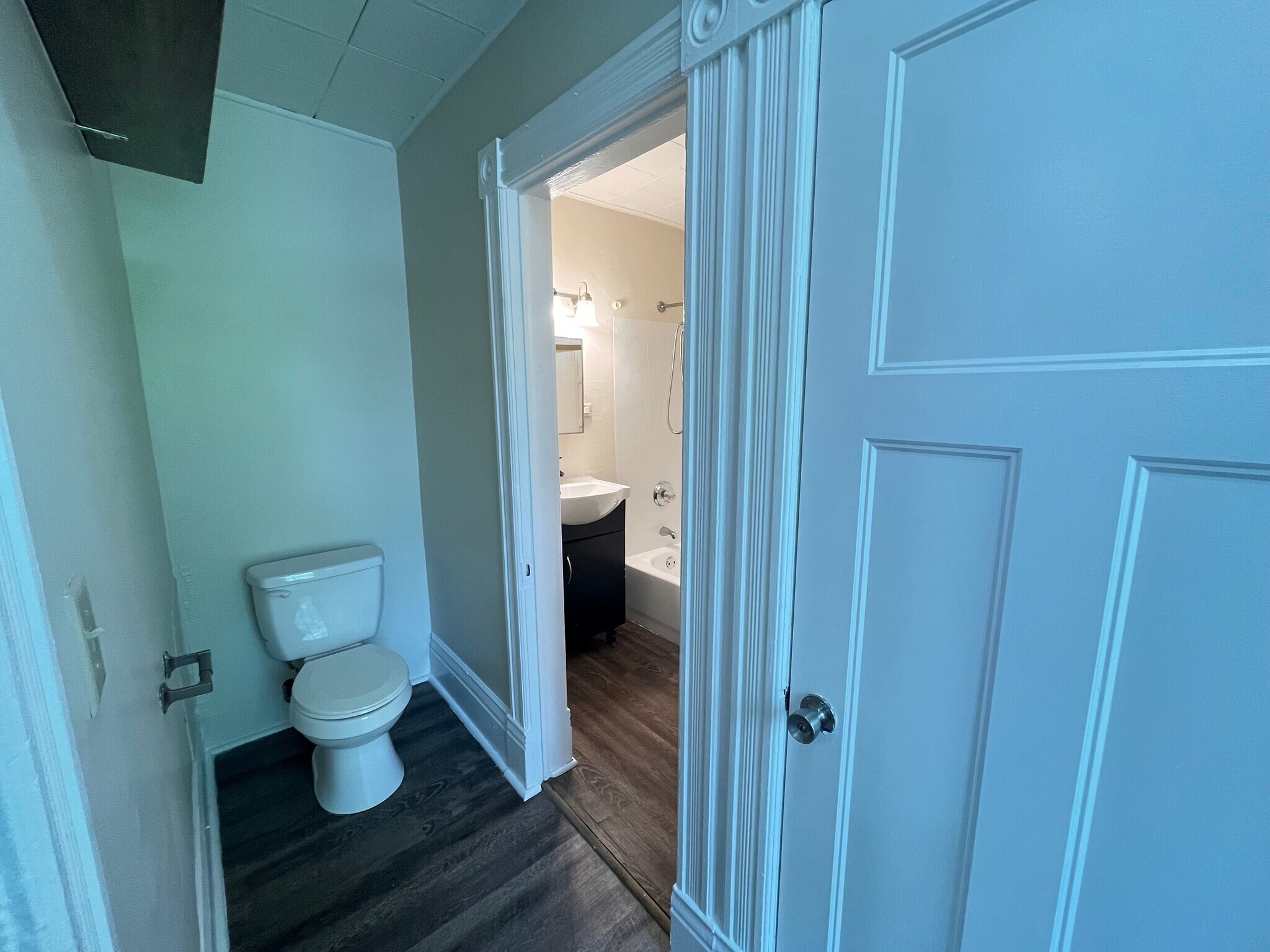 Bathroom - 946 Clark St