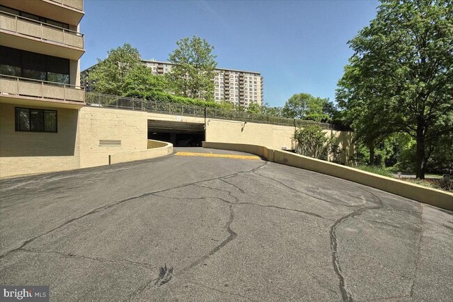 Building Photo - 5225 Pooks Hill Rd