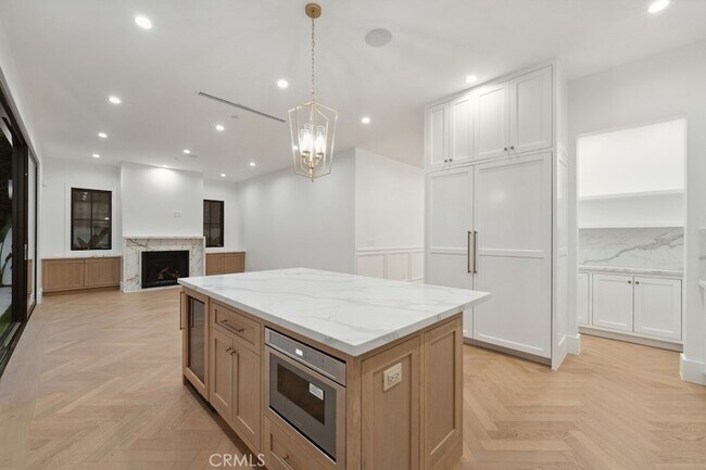 Building Photo - 4539 Longridge Ave