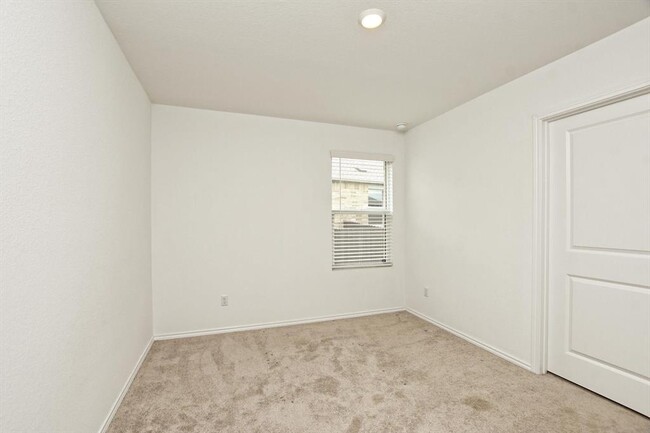 Building Photo - 2108 Golden Grain Ln