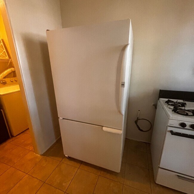 Building Photo - Spacious 3 Bed / 2 Bath Tempe Home – Avail...
