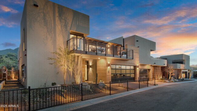 Building Photo - 6525 E Cave Creek Rd