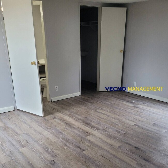 Building Photo - 3525 E Main St