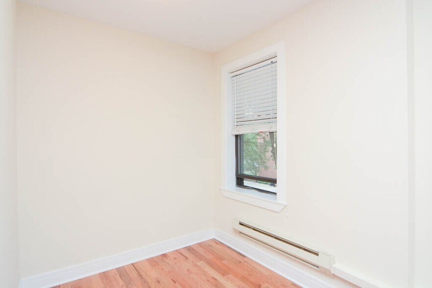 Building Photo - 4551 N Damen