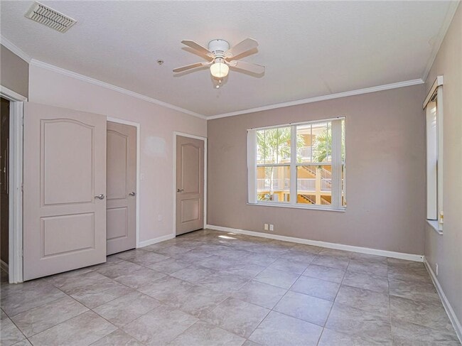 Building Photo - 5045 Fairways Cir