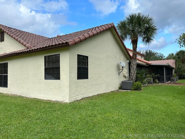 Building Photo - 10300 Hidden Springs Ct