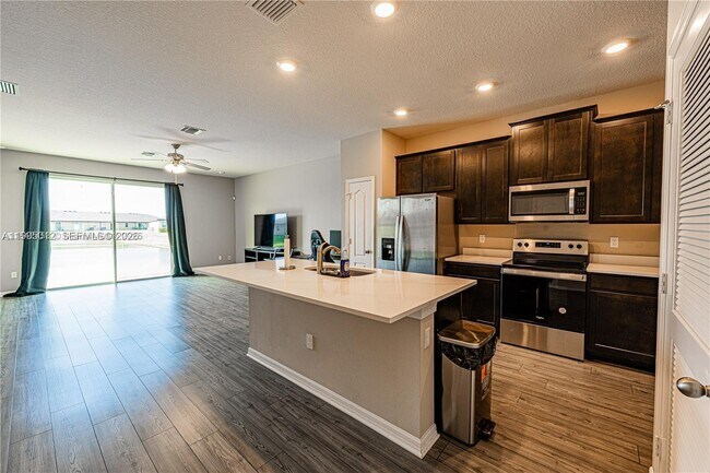 Building Photo - 5204 Jovial Ct