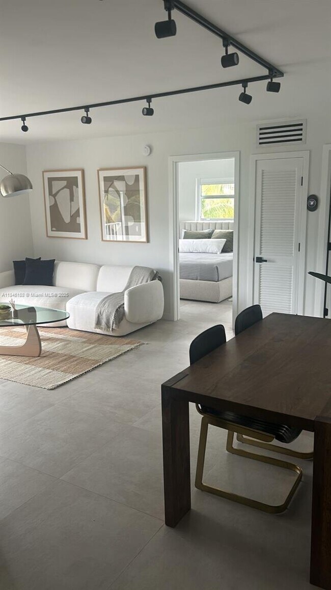 Building Photo - 240 Collins Ave