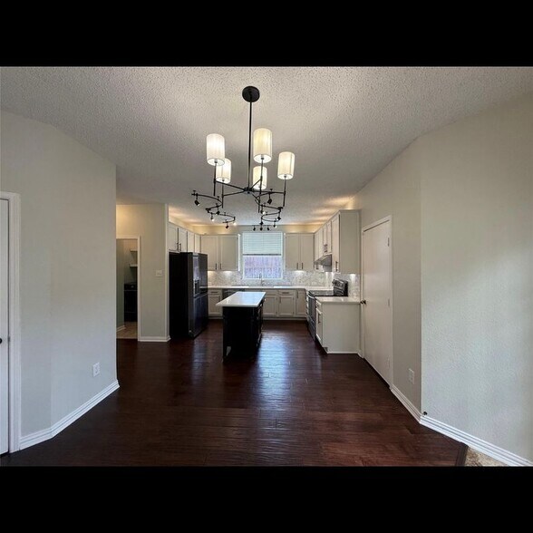 Building Photo - 10700 Jackson Ln