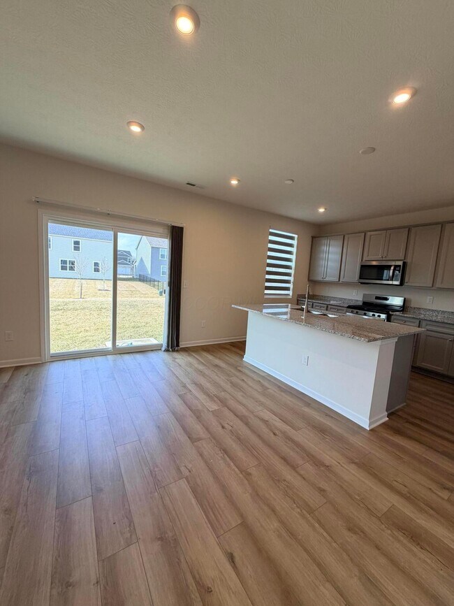 Building Photo - 1315 Red Tail Pl