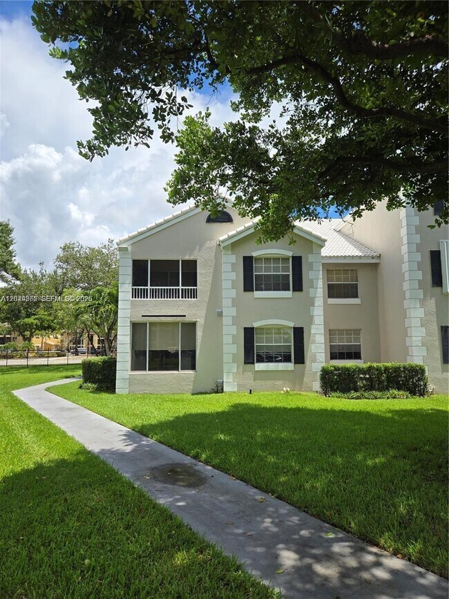 Building Photo - 2890 N Oakland Forest Dr