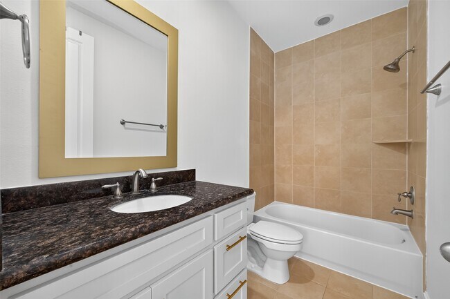 Building Photo - 2506 Maxroy St