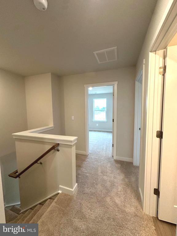 Building Photo - 369 Huntwell W Ave