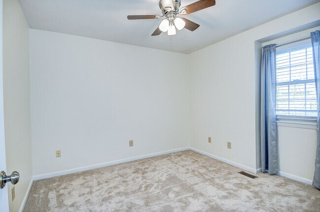 Building Photo - FOR RENT - INDIAN LAKES / SALEM AREA VIRGINIA BEACH!