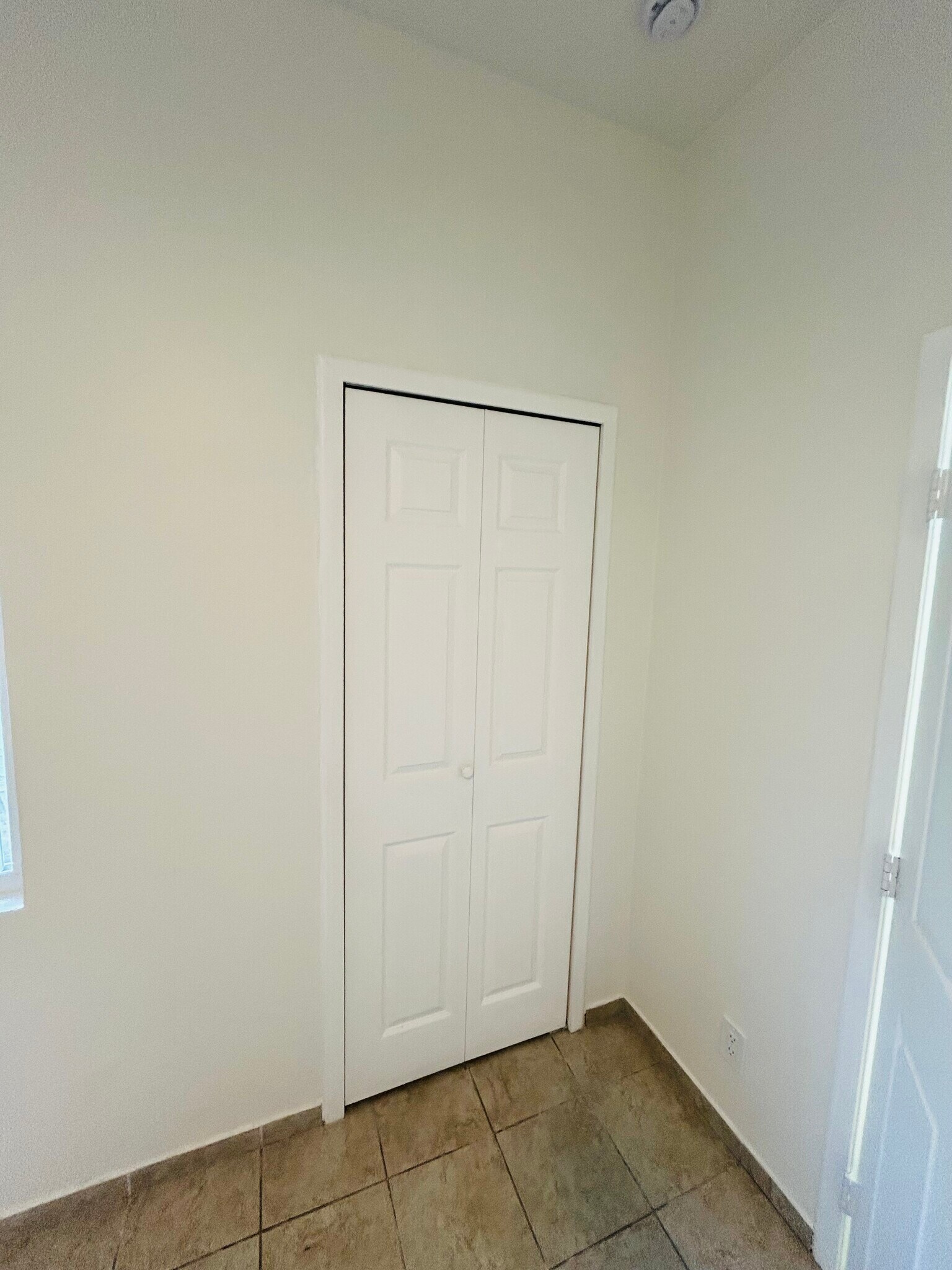 Building Photo - 5600 S Broadway