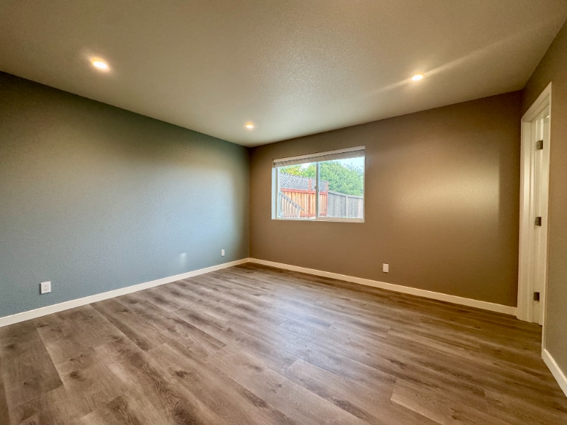 Building Photo - 148 Lancaster Way