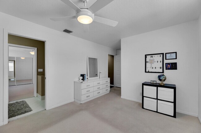Building Photo - 6362 Brava Way