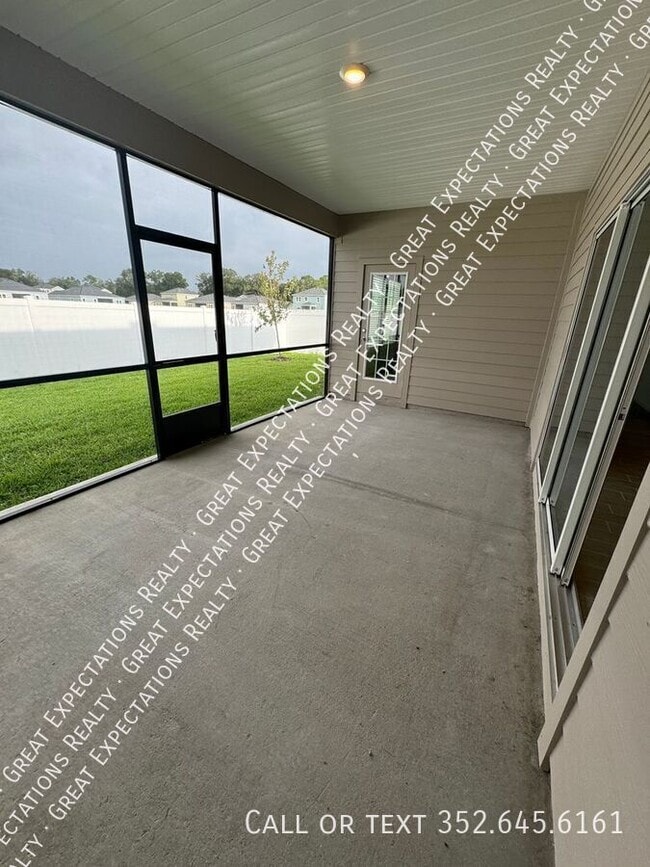 Building Photo - 3964 NE 33rd Ave