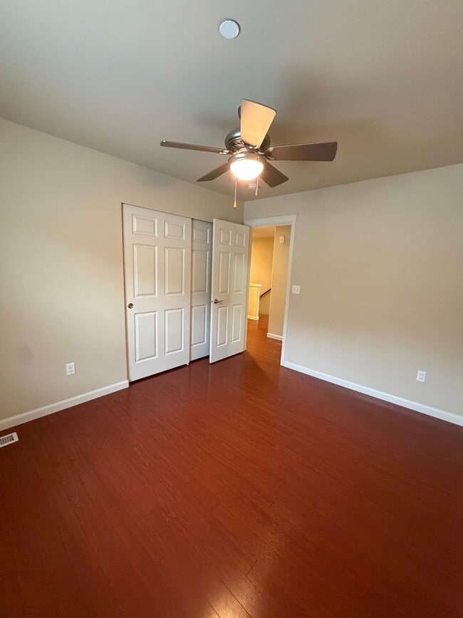 Building Photo - 1204 Burnside Pl