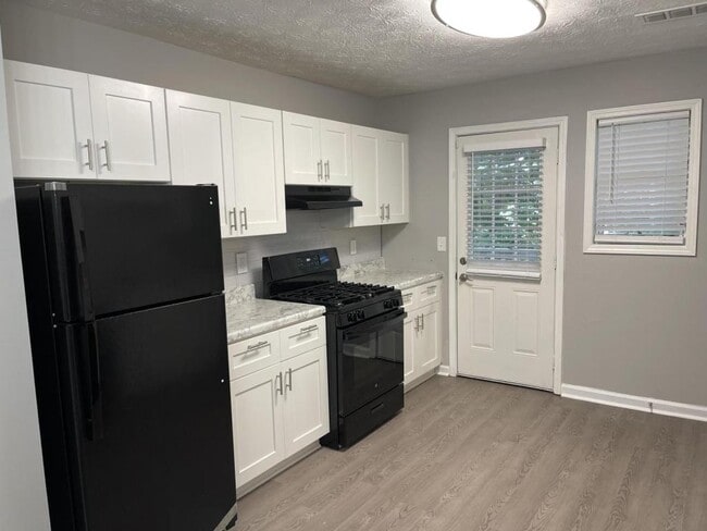 Building Photo - 810 Bellemeade Way