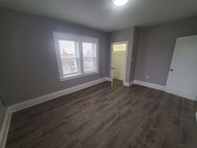 Building Photo - 738 Washington St