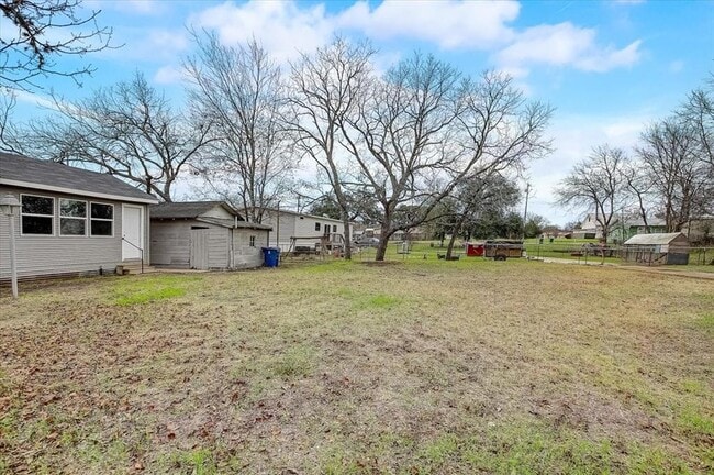 Building Photo - 720 E Guadalupe St