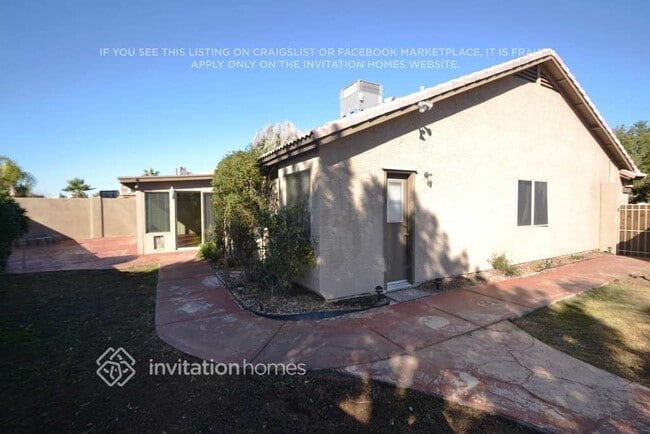 Building Photo - 1669 E Golden Ln