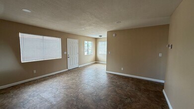 Building Photo - Two Bedroom One Bathroom Apartment in San Bernardino!