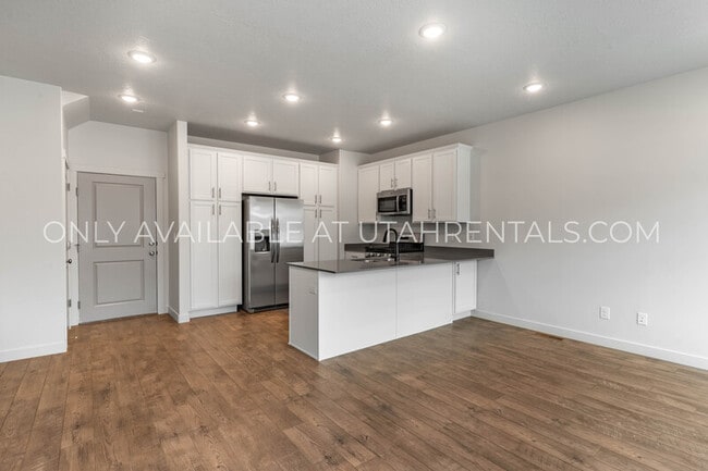 Building Photo - 1786 180 E