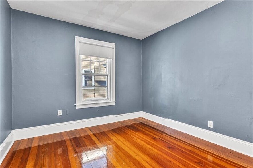 Building Photo - 266 Sayles Ave