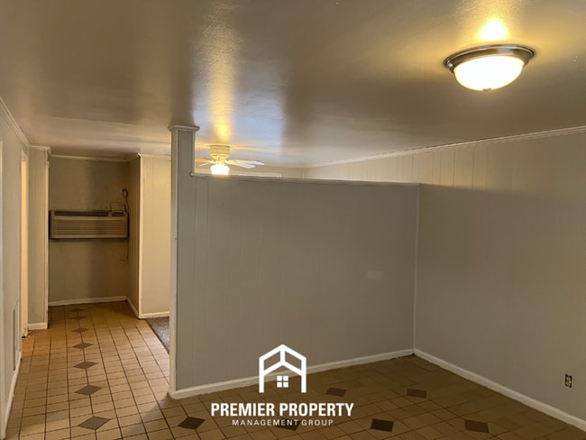 Building Photo - Cozy 1BR Apartment Near Downtown Huntsville w/ Bright Windows & Yard Access