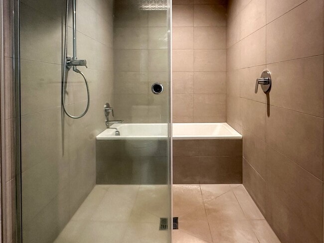 Building Photo - Koula high floor ocean view 1 bedroom 1 Bath 1 Parking unit for rent