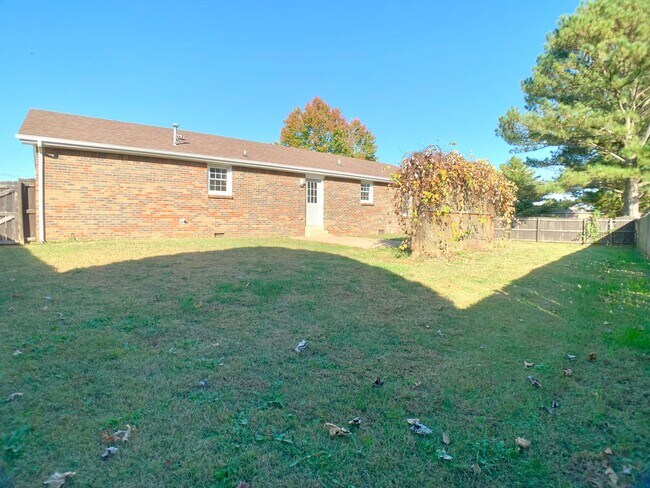 Building Photo - 102 Nuthatch Cir