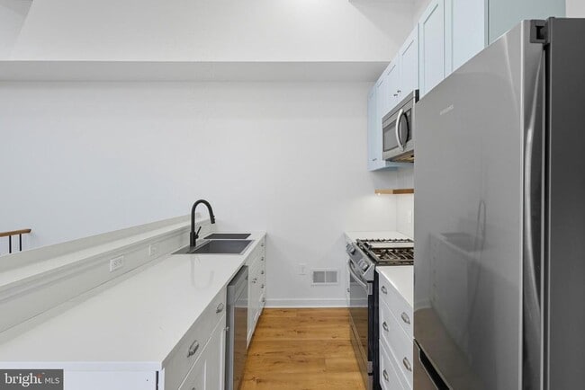 Building Photo - 3531 Claremont St