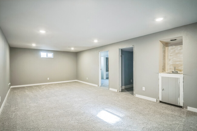 Bonus Finished Basement space - 10482 Hoyt St