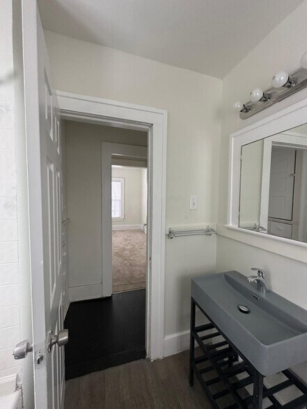 Building Photo - 809 Algonquin St