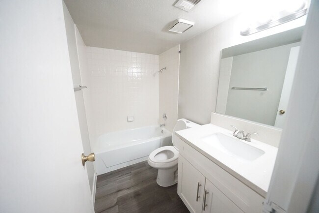 Building Photo - 601 Cabrillo Cir