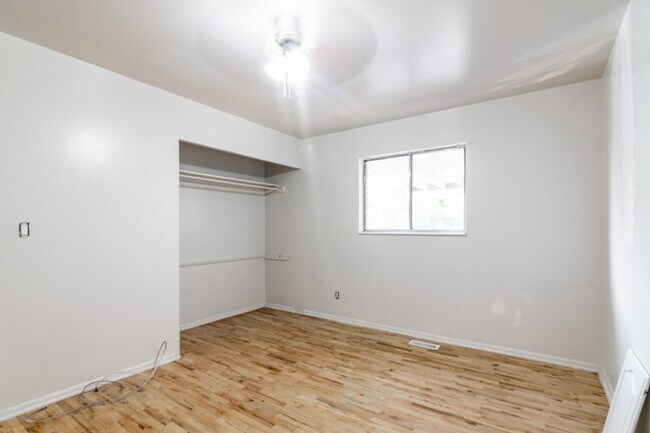 Building Photo - 8831 S 500 E