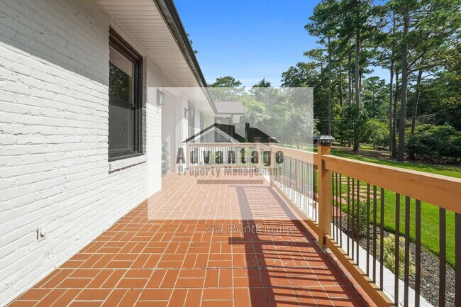 Building Photo - 1099 Pine Valley Rd