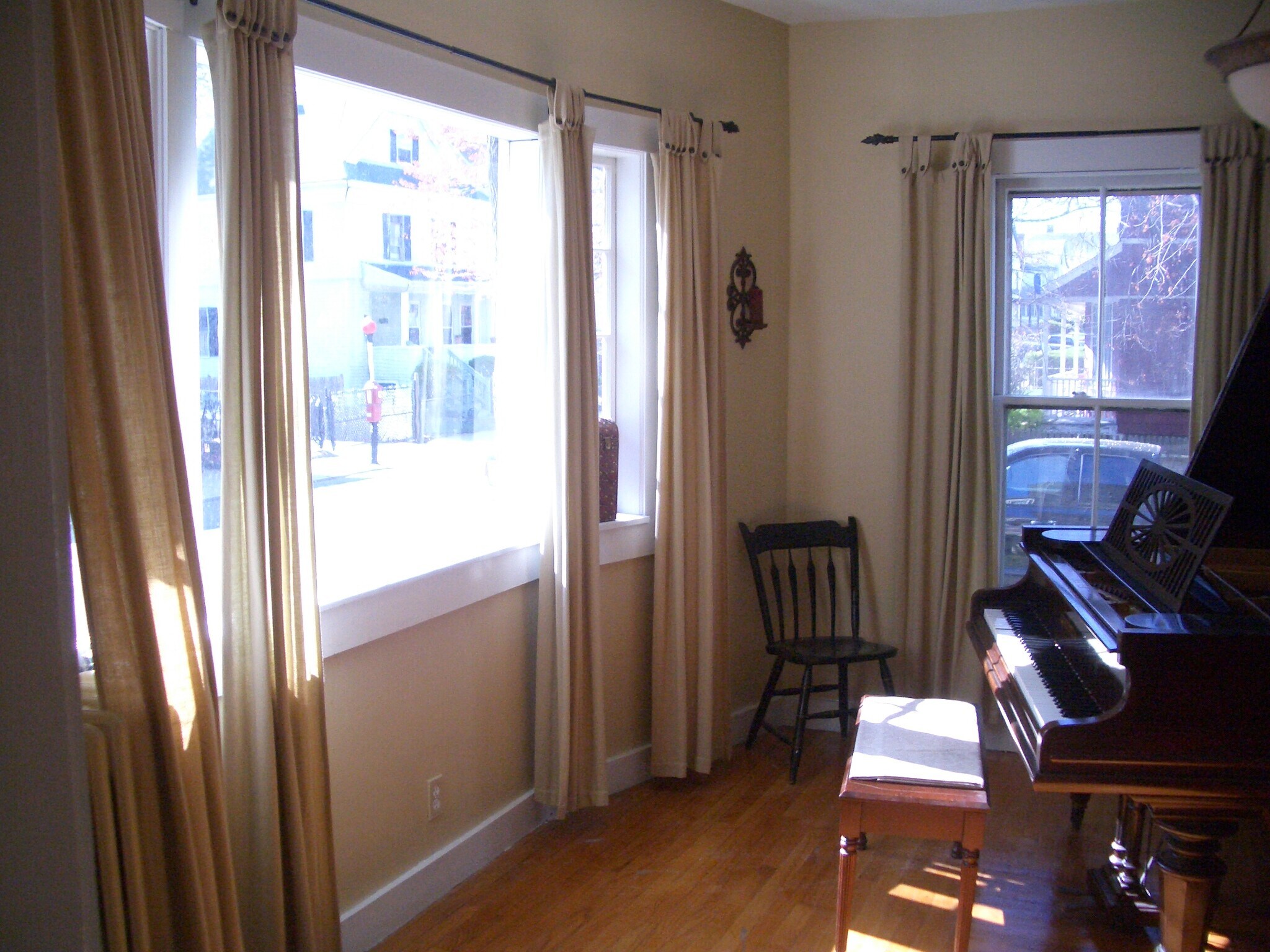 Building Photo - 74 Sydney St