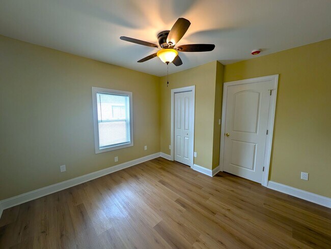 Building Photo - 100% Updated Home!  Sterling Elementary School! Easy Access I-485!