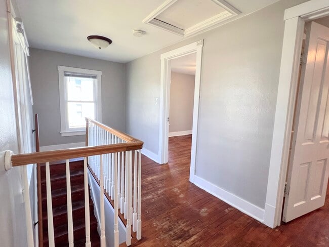 Building Photo - 721 Dean St