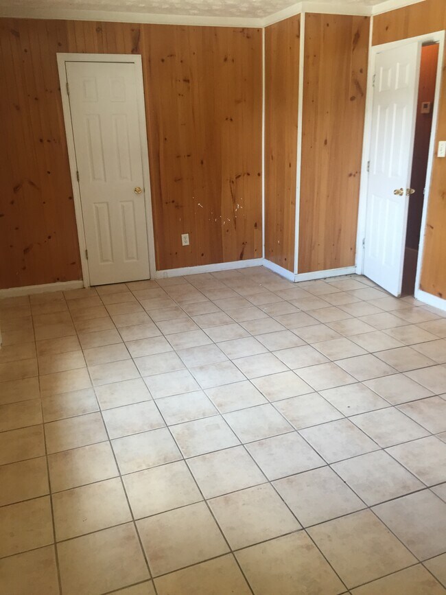 Building Photo - 230 Wood Ave