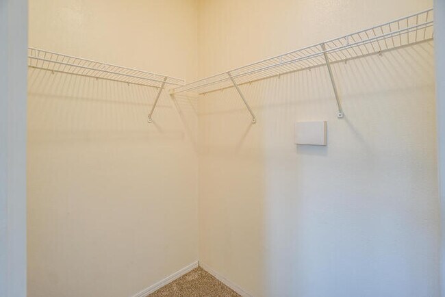 Building Photo - BEAUTIFUL CONDO ON THE COLUMBIA RIVER