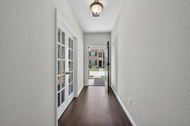 Building Photo - 2017 Miramar Dr