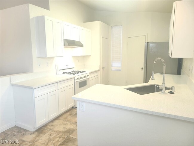 Building Photo - 216 Breezy Shore Ave