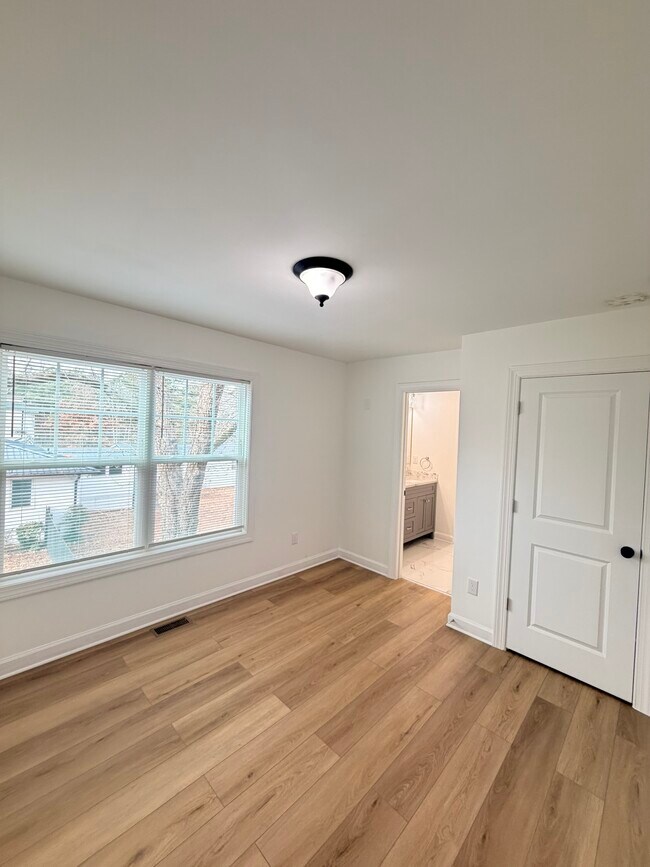 Building Photo - 126 East End Ave