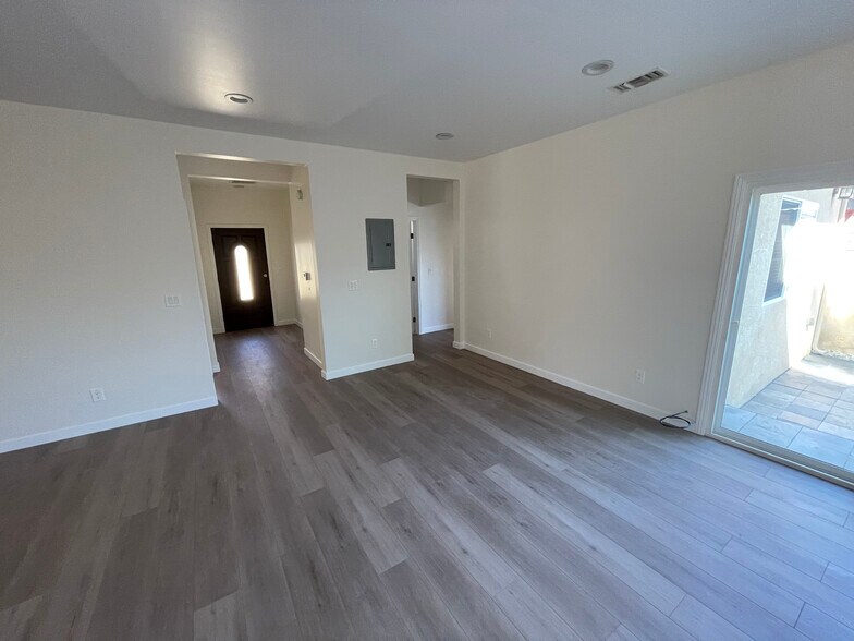 Building Photo - 15038 Friar St